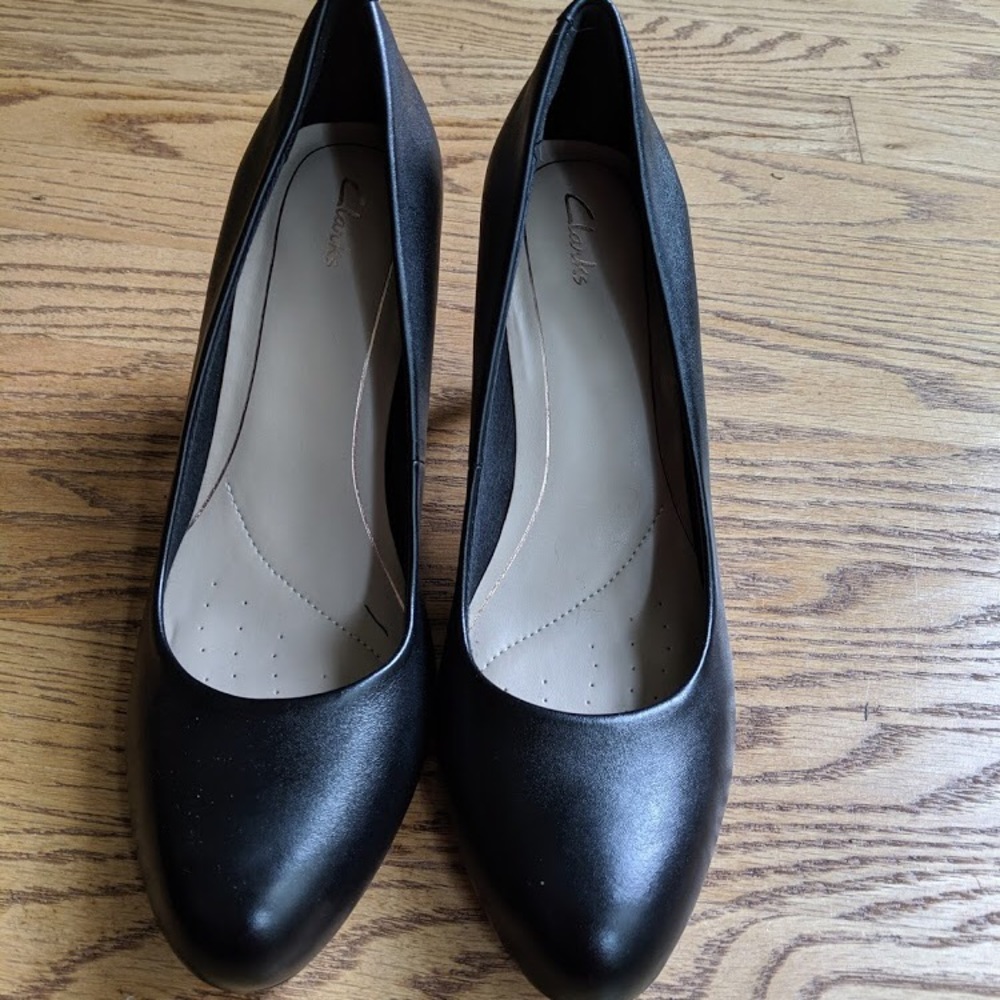 Clark’s Black Leather Heels - gently used